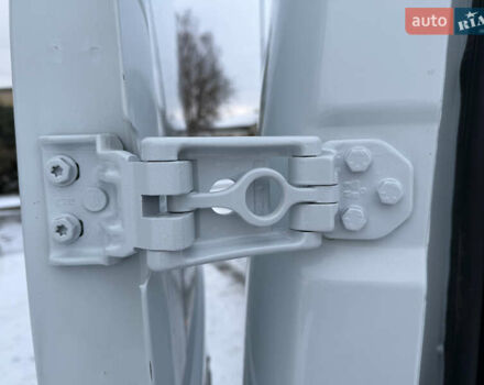 Белый Рено Мастер, объемом двигателя 2.3 л и пробегом 280 тыс. км за 17500 $, фото 66 на Automoto.ua