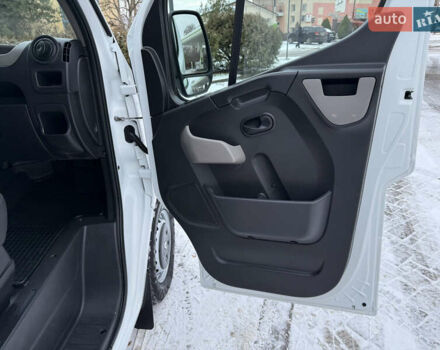 Белый Рено Мастер, объемом двигателя 2.3 л и пробегом 280 тыс. км за 17500 $, фото 46 на Automoto.ua