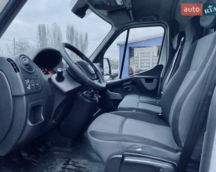 Белый Рено Мастер, объемом двигателя 2.3 л и пробегом 378 тыс. км за 13700 $, фото 16 на Automoto.ua