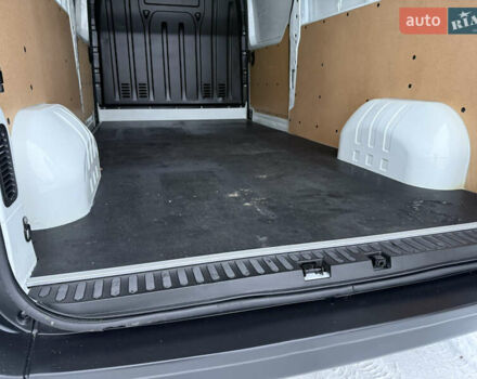 Белый Рено Мастер, объемом двигателя 2.3 л и пробегом 280 тыс. км за 17500 $, фото 72 на Automoto.ua