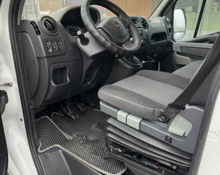 Белый Рено Мастер, объемом двигателя 2.3 л и пробегом 239 тыс. км за 17200 $, фото 12 на Automoto.ua