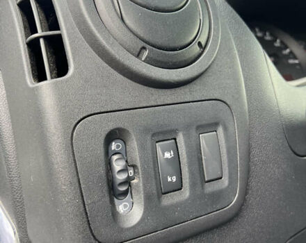 Белый Рено Мастер, объемом двигателя 2.3 л и пробегом 360 тыс. км за 17500 $, фото 11 на Automoto.ua