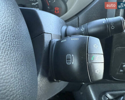 Білий Рено Мастєр, об'ємом двигуна 0 л та пробігом 217 тис. км за 19700 $, фото 47 на Automoto.ua