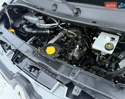 Белый Рено Мастер, объемом двигателя 2.3 л и пробегом 280 тыс. км за 17500 $, фото 96 на Automoto.ua