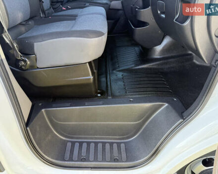 Білий Рено Мастєр, об'ємом двигуна 0 л та пробігом 217 тис. км за 19700 $, фото 56 на Automoto.ua