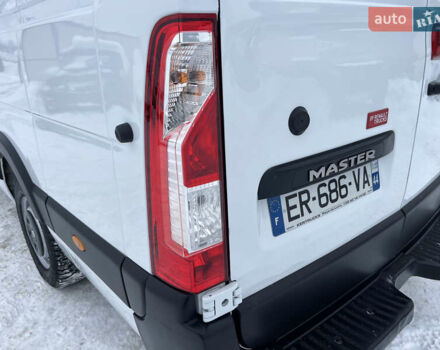 Белый Рено Мастер, объемом двигателя 2.3 л и пробегом 250 тыс. км за 17888 $, фото 14 на Automoto.ua