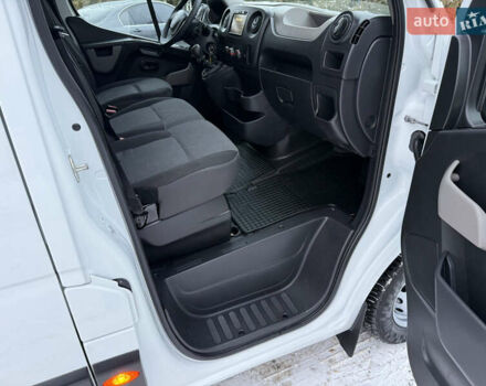 Белый Рено Мастер, объемом двигателя 2.3 л и пробегом 280 тыс. км за 17500 $, фото 50 на Automoto.ua