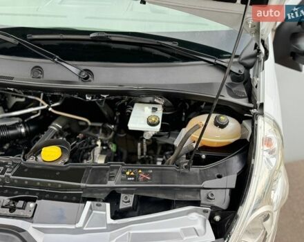 Белый Рено Мастер, объемом двигателя 2.3 л и пробегом 204 тыс. км за 23500 $, фото 78 на Automoto.ua