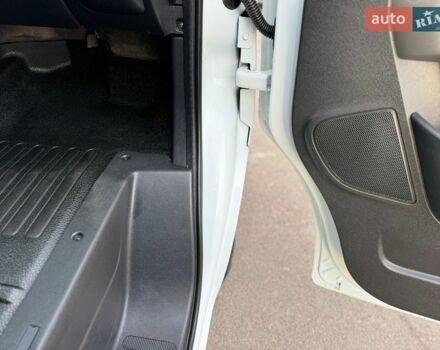 Белый Рено Мастер, объемом двигателя 2.3 л и пробегом 204 тыс. км за 23500 $, фото 57 на Automoto.ua