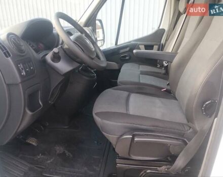 Белый Рено Мастер, объемом двигателя 2.3 л и пробегом 293 тыс. км за 14500 $, фото 11 на Automoto.ua