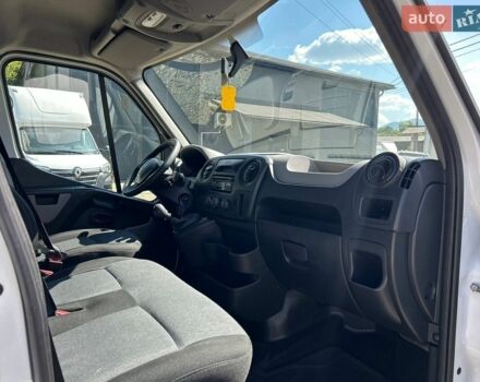 Белый Рено Мастер, объемом двигателя 2.3 л и пробегом 163 тыс. км за 18350 $, фото 24 на Automoto.ua