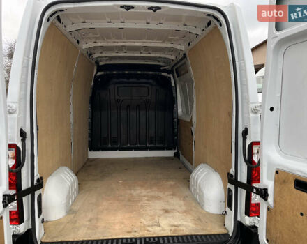 Белый Рено Мастер, объемом двигателя 2.3 л и пробегом 280 тыс. км за 15300 $, фото 43 на Automoto.ua