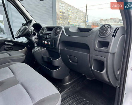 Белый Рено Мастер, объемом двигателя 2.3 л и пробегом 195 тыс. км за 17400 $, фото 18 на Automoto.ua