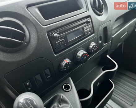 Белый Рено Мастер, объемом двигателя 2.3 л и пробегом 195 тыс. км за 17400 $, фото 27 на Automoto.ua