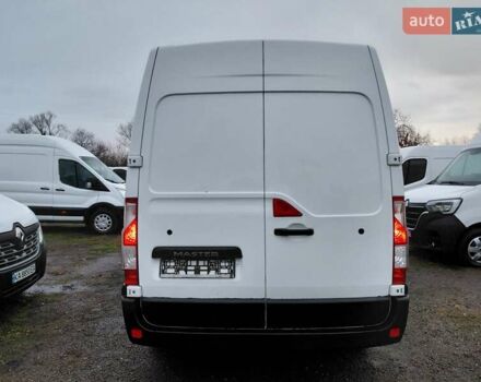 Белый Рено Мастер, объемом двигателя 2.3 л и пробегом 523 тыс. км за 14200 $, фото 2 на Automoto.ua