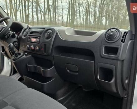 Білий Рено Мастєр, об'ємом двигуна 2.3 л та пробігом 177 тис. км за 16800 $, фото 18 на Automoto.ua