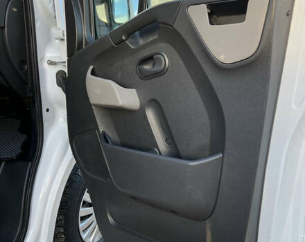 Білий Рено Мастєр, об'ємом двигуна 2.3 л та пробігом 280 тис. км за 18250 $, фото 40 на Automoto.ua