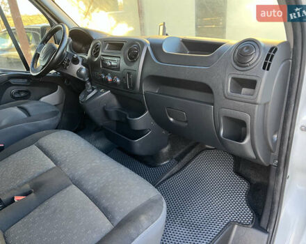 Білий Рено Мастєр, об'ємом двигуна 2.3 л та пробігом 280 тис. км за 18250 $, фото 41 на Automoto.ua