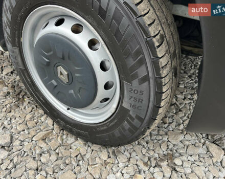 Белый Рено Мастер, объемом двигателя 2.3 л и пробегом 280 тыс. км за 15300 $, фото 57 на Automoto.ua