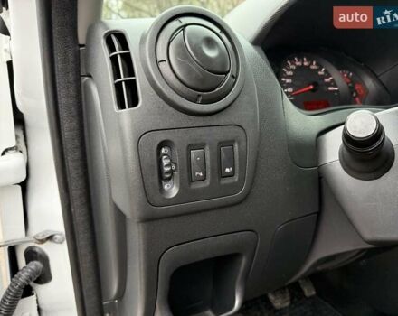 Белый Рено Мастер, объемом двигателя 2.3 л и пробегом 237 тыс. км за 16600 $, фото 12 на Automoto.ua