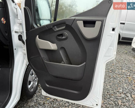 Білий Рено Мастєр, об'ємом двигуна 2.3 л та пробігом 2 тис. км за 16800 $, фото 13 на Automoto.ua