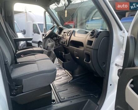 Белый Рено Мастер, объемом двигателя 2.3 л и пробегом 198 тыс. км за 18800 $, фото 52 на Automoto.ua