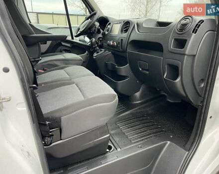 Белый Рено Мастер, объемом двигателя 2.3 л и пробегом 280 тыс. км за 15300 $, фото 21 на Automoto.ua