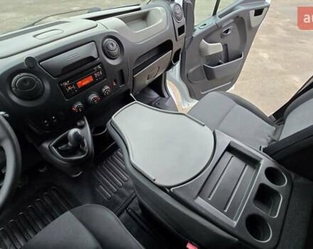 Білий Рено Мастєр, об'ємом двигуна 2.3 л та пробігом 177 тис. км за 16800 $, фото 9 на Automoto.ua