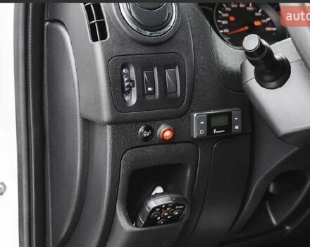 Білий Рено Мастєр, об'ємом двигуна 2.3 л та пробігом 219 тис. км за 18900 $, фото 5 на Automoto.ua