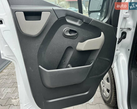Белый Рено Мастер, объемом двигателя 2.3 л и пробегом 195 тыс. км за 17400 $, фото 23 на Automoto.ua