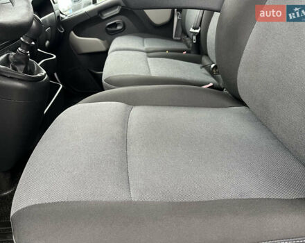 Белый Рено Мастер, объемом двигателя 2.3 л и пробегом 280 тыс. км за 15300 $, фото 27 на Automoto.ua