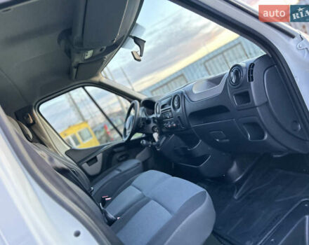 Белый Рено Мастер, объемом двигателя 2.3 л и пробегом 170 тыс. км за 17850 $, фото 35 на Automoto.ua