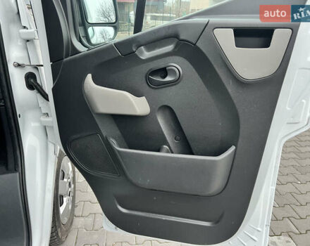 Белый Рено Мастер, объемом двигателя 2.3 л и пробегом 195 тыс. км за 17400 $, фото 20 на Automoto.ua