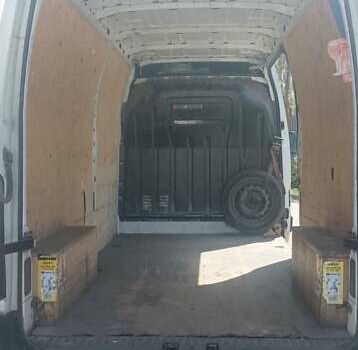 Белый Рено Мастер, объемом двигателя 2.3 л и пробегом 424 тыс. км за 16000 $, фото 10 на Automoto.ua