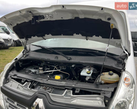 Белый Рено Мастер, объемом двигателя 2.3 л и пробегом 280 тыс. км за 15300 $, фото 36 на Automoto.ua