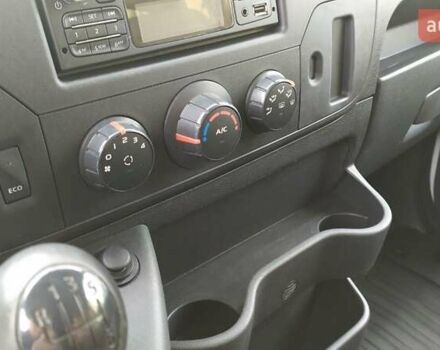 Белый Рено Мастер, объемом двигателя 2.3 л и пробегом 270 тыс. км за 18850 $, фото 7 на Automoto.ua