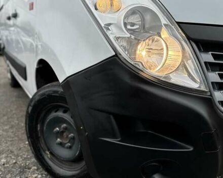 Белый Рено Мастер, объемом двигателя 2.3 л и пробегом 280 тыс. км за 15500 $, фото 2 на Automoto.ua