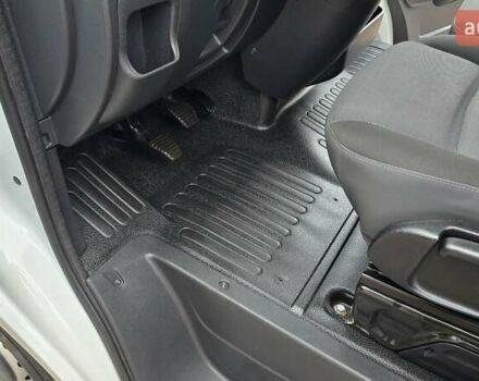 Білий Рено Мастєр, об'ємом двигуна 2.3 л та пробігом 177 тис. км за 16800 $, фото 5 на Automoto.ua