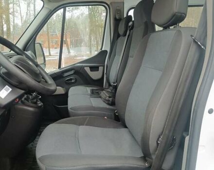 Белый Рено Мастер, объемом двигателя 2.3 л и пробегом 255 тыс. км за 19300 $, фото 5 на Automoto.ua