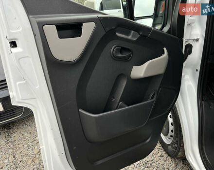 Белый Рено Мастер, объемом двигателя 2.3 л и пробегом 280 тыс. км за 15300 $, фото 25 на Automoto.ua