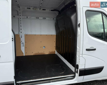 Білий Рено Мастєр, об'ємом двигуна 2.3 л та пробігом 2 тис. км за 16800 $, фото 11 на Automoto.ua