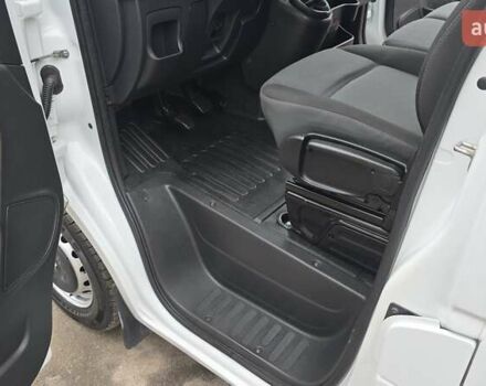 Білий Рено Мастєр, об'ємом двигуна 2.3 л та пробігом 177 тис. км за 16800 $, фото 4 на Automoto.ua