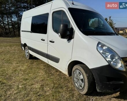 Белый Рено Мастер, объемом двигателя 2.3 л и пробегом 236 тыс. км за 18000 $, фото 1 на Automoto.ua