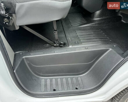 Белый Рено Мастер, объемом двигателя 2.3 л и пробегом 195 тыс. км за 17400 $, фото 19 на Automoto.ua