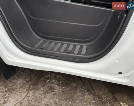 Белый Рено Мастер, объемом двигателя 2.3 л и пробегом 218 тыс. км за 19500 $, фото 56 на Automoto.ua