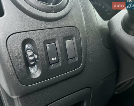 Белый Рено Мастер, объемом двигателя 2.3 л и пробегом 195 тыс. км за 17400 $, фото 29 на Automoto.ua