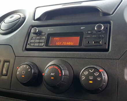 Білий Рено Мастєр, об'ємом двигуна 2.3 л та пробігом 168 тис. км за 17800 $, фото 30 на Automoto.ua