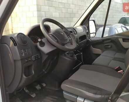 Белый Рено Мастер, объемом двигателя 2.3 л и пробегом 270 тыс. км за 18850 $, фото 10 на Automoto.ua