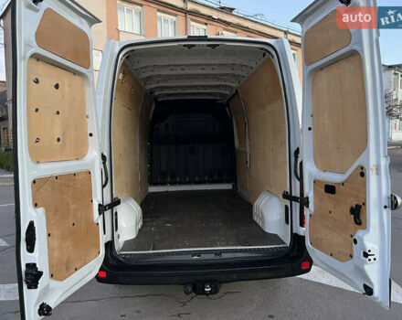 Белый Рено Мастер, объемом двигателя 2.3 л и пробегом 208 тыс. км за 18500 $, фото 58 на Automoto.ua