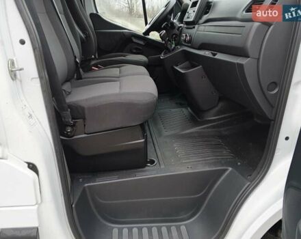 Белый Рено Мастер, объемом двигателя 2.3 л и пробегом 240 тыс. км за 16150 $, фото 12 на Automoto.ua